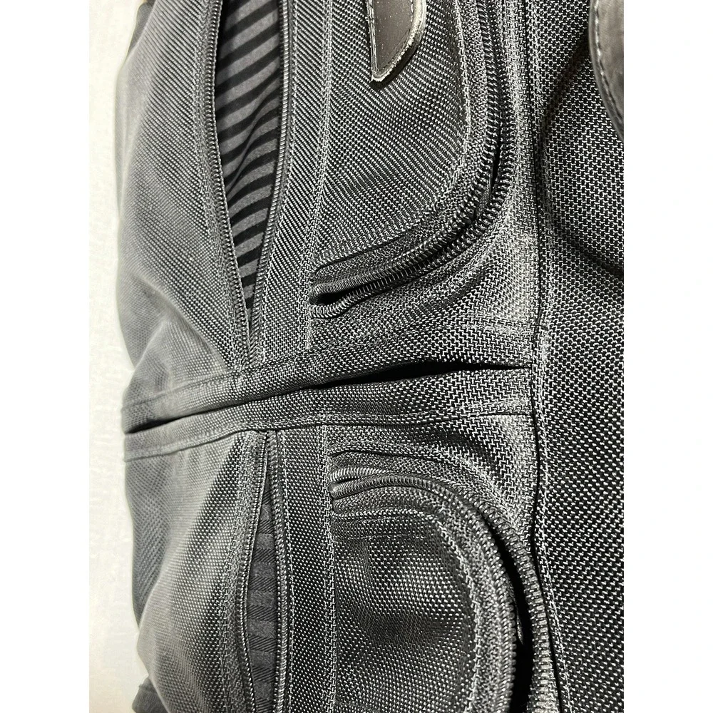 Tumi very nice